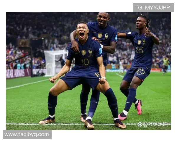 身高一米九的足球巨星有哪些 他们在场上的表现如何