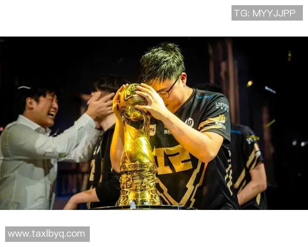 足球星uzi从草根到传奇的成长之路与辉煌时刻回顾